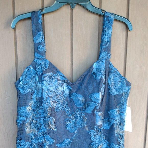 🌟SLNY || Sweetheart Neck Soutache Lace Gown - Picture 12 of 16